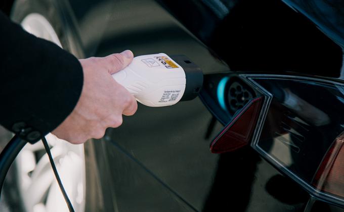 نوع 2 به نوع 2 حالت 3 کابل شارژ خودروهای الکتریکی 1 / 3 فاز 3.6KW 7KW 11KW 22KW 4